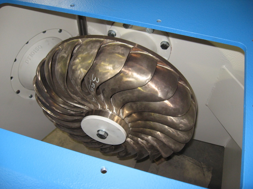 Turgo hydraulic turbine runner